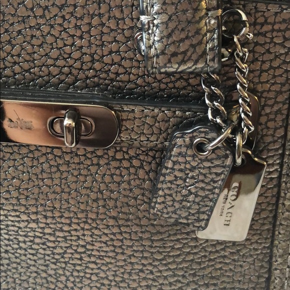 Coach Swagger - Picture 3 of 10